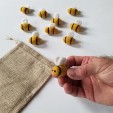 Charger l'image dans la galerie, Abeilles de laine feutrée