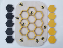 Charger l'image dans la galerie, Plateau Alvéoles - Plateau sensoriel en bois
