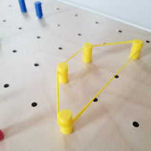 Charger l'image dans la galerie, Géoplan pour table d'exploration sensorielle
